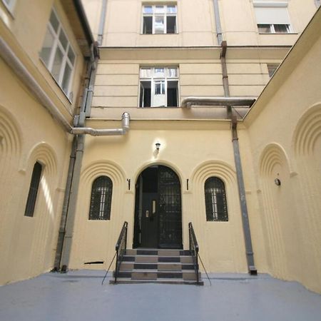 Studio Apartman Kocka Белград Экстерьер фото