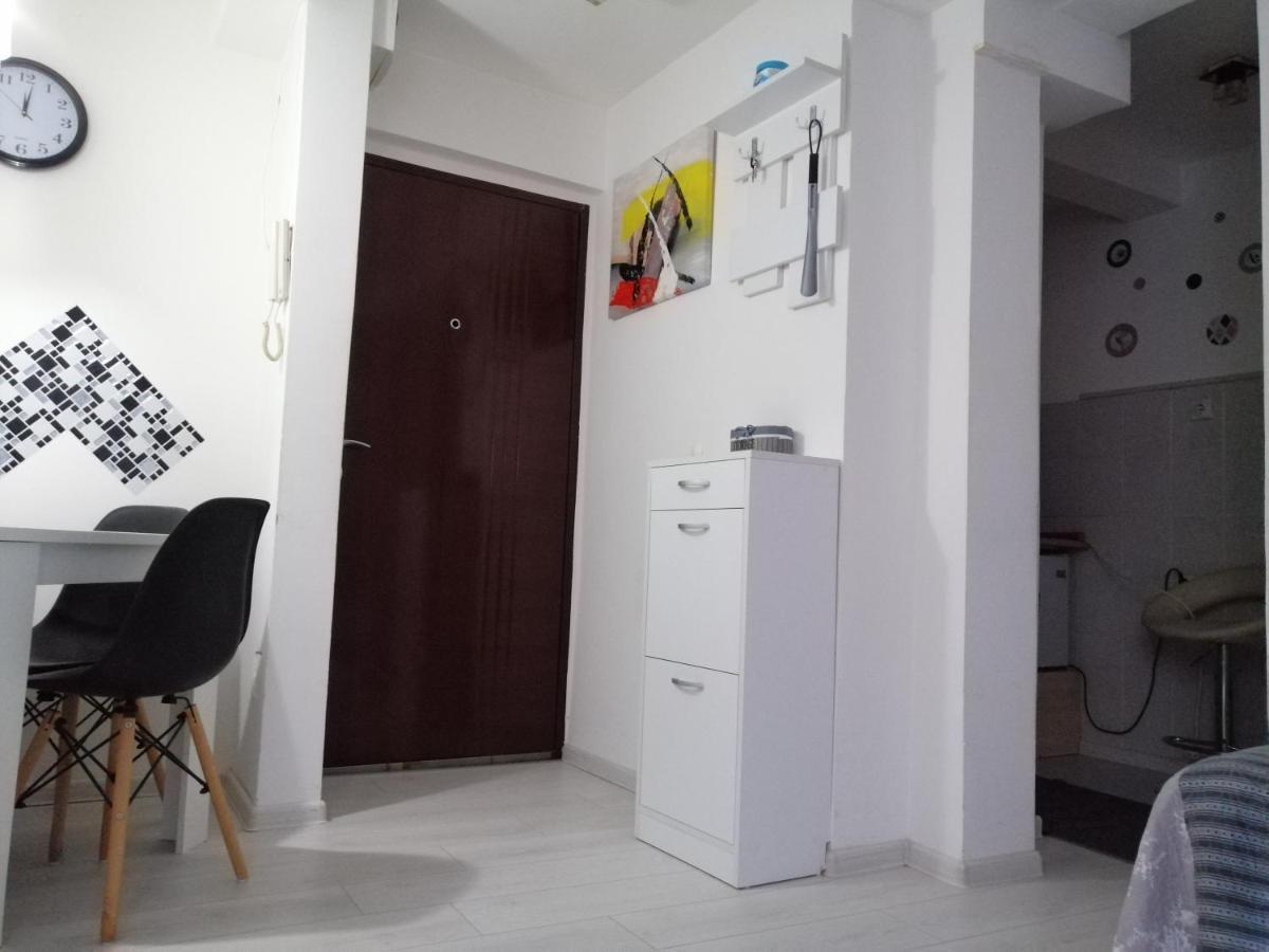 Studio Apartman Kocka Белград Экстерьер фото