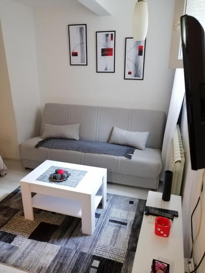 Studio Apartman Kocka Белград Экстерьер фото