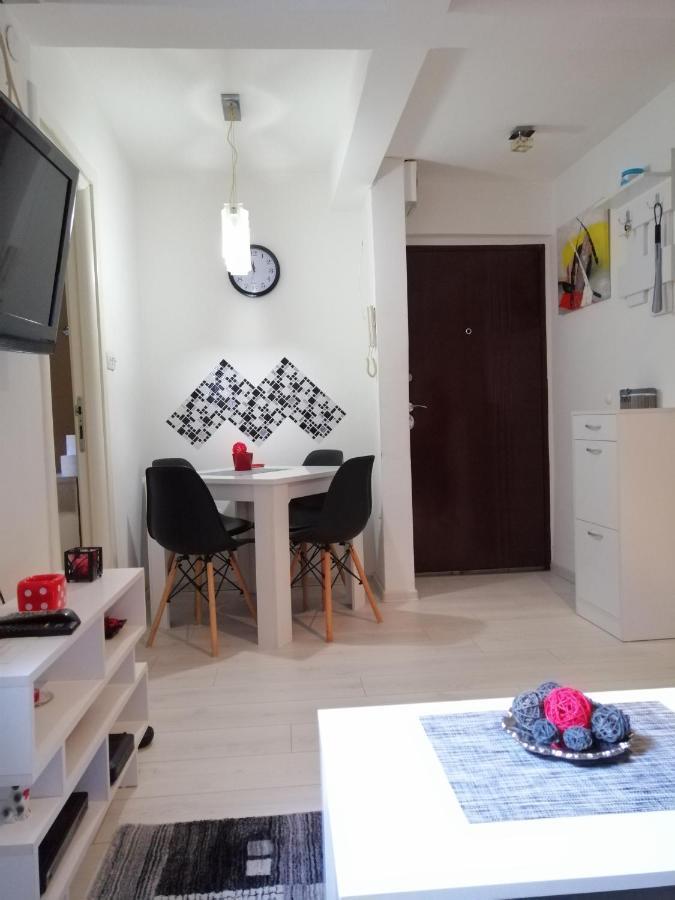 Studio Apartman Kocka Белград Экстерьер фото