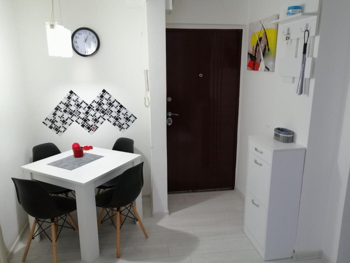 Studio Apartman Kocka Белград Экстерьер фото