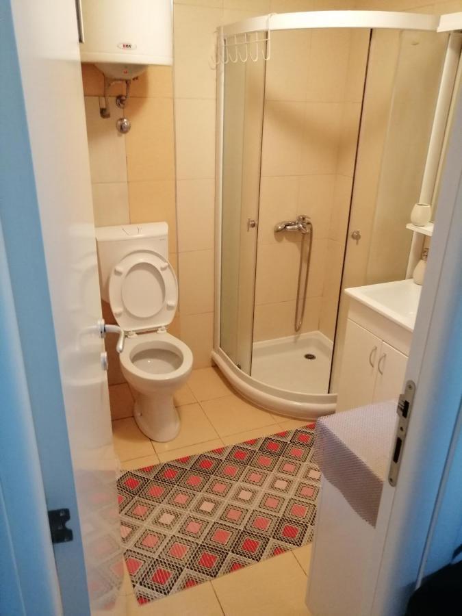 Studio Apartman Kocka Белград Экстерьер фото