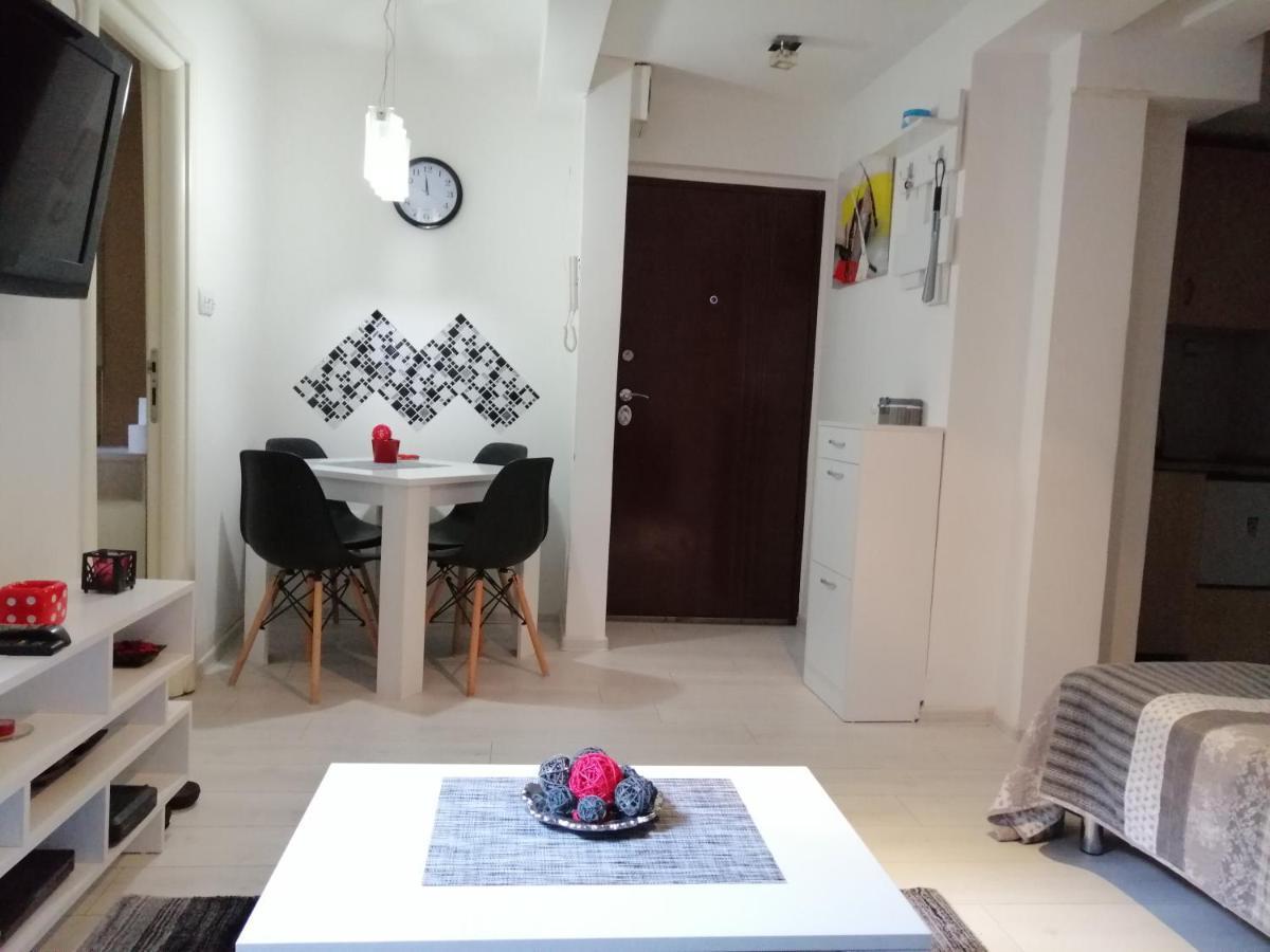 Studio Apartman Kocka Белград Экстерьер фото